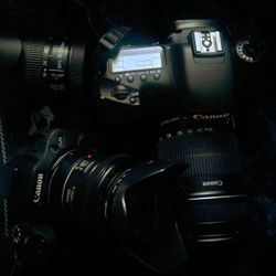 Canon EOS 7d mark 1 DSLR + 18-55mm II IS lens, 2 Battery, Charger, Strap 