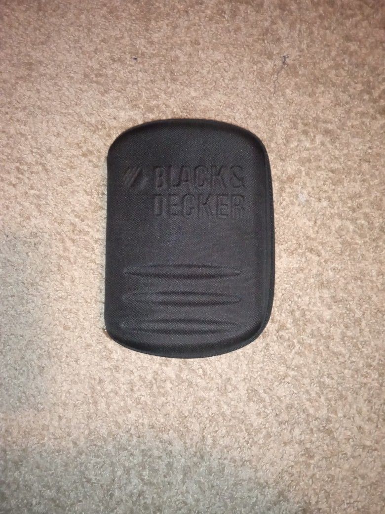 Black & Decker BDL100S  Bullseye Laser Level Stud Finder + Case