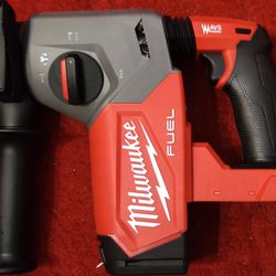 Milwaukee 1" Rotary Hammer