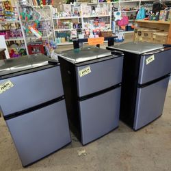 Mainstays 3.2 Cu Ft 2-Door Compact Mini Refrigerator with Freezer