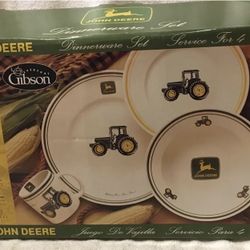 John Deere Dish Set