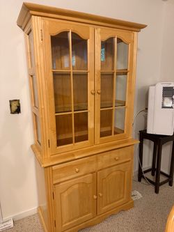 Hutch With Table And 4 Chairs