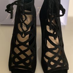 Marc Fisher Black Heels Size 7.5