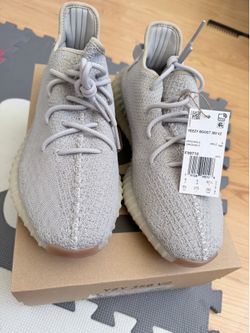 DS Yeezy 350 V2