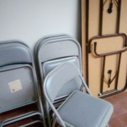6 Metal Folding Chairs With Cushions 1 Large Folding Table 