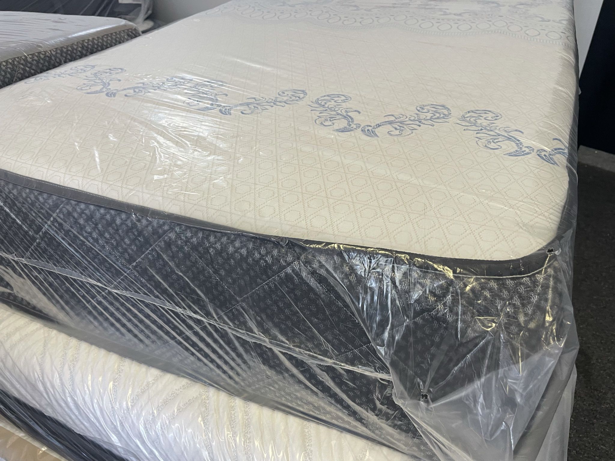 Queen Size Mattress Set