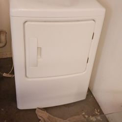 Washer And Dryer Insignias  Electric 