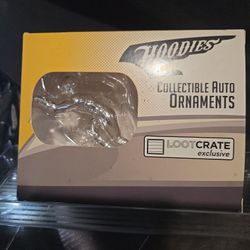 Hoodies" collectible car hood ornament featuring The Flash.Brand & Line: This item is from the "Hoodies" 