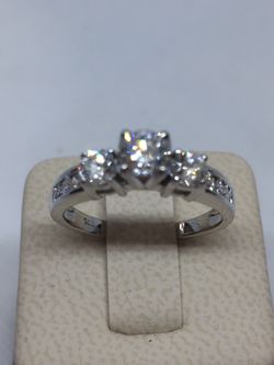 14 K W Gold Natural Diamond Ring 0.96 Ct diamonds
