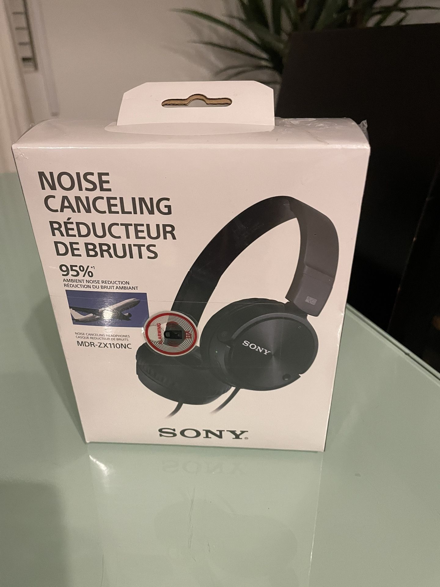 Sony Noise Cancelling Headphones *new*
