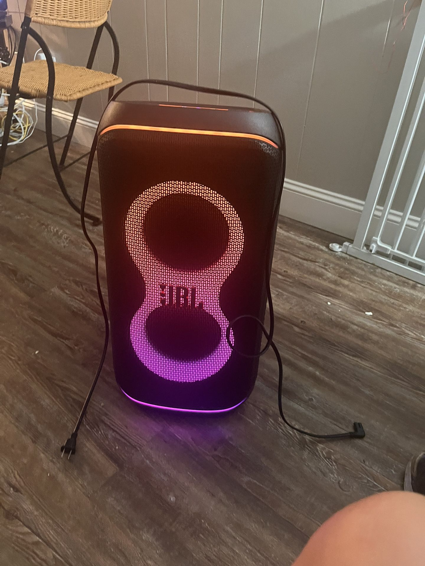 JBL Party Speaker And Wireless Microphone 