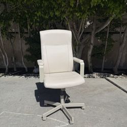 IKEA Swivel Beige Office Chair 