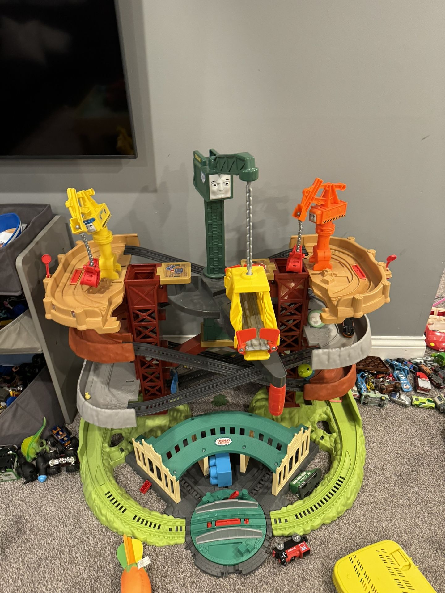 516) Thomas & Friends Multi-Level Toy Track Set, Trains & Cranes Super Tower