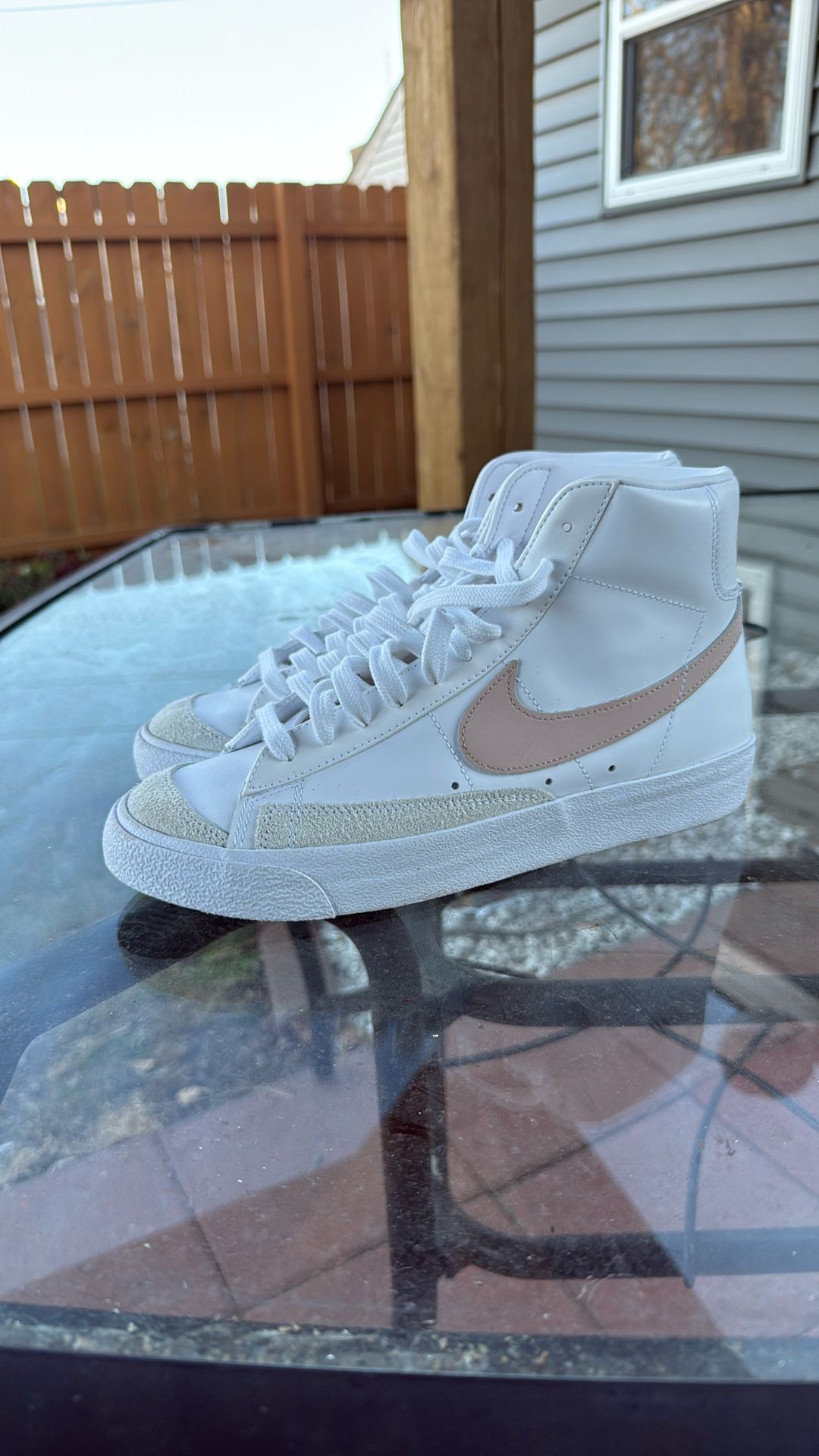 Women’s Nike Shoes Size 10