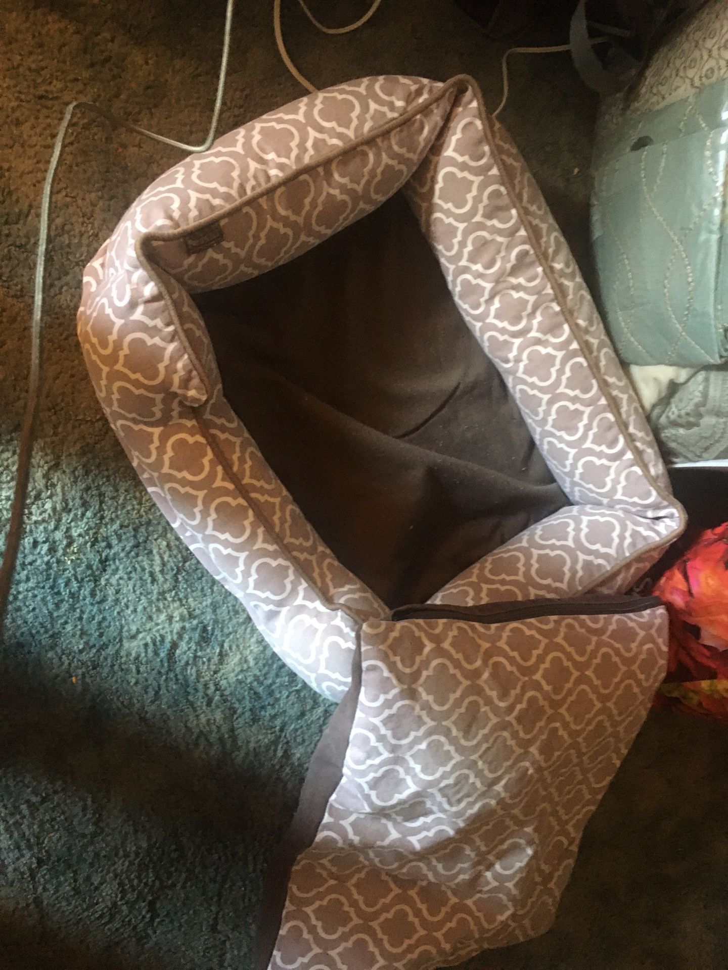 Lnew Main Brand Medium Pet Bed Set Only $40