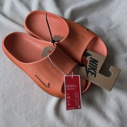 Nike Rejuvn8 Slides