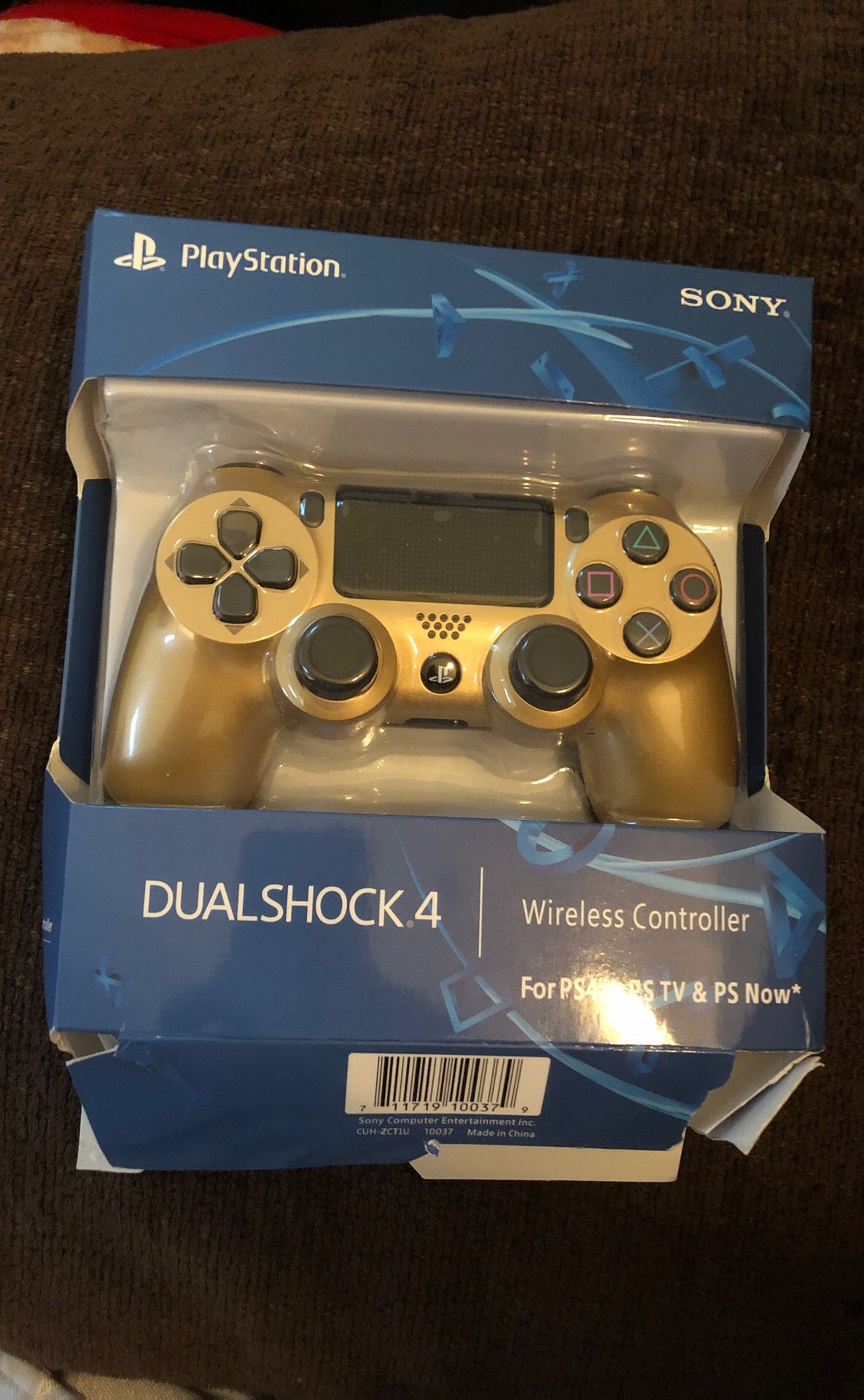 Brand New Never Used PS4 Gold Controller Gen 2 Light bar in touch pad