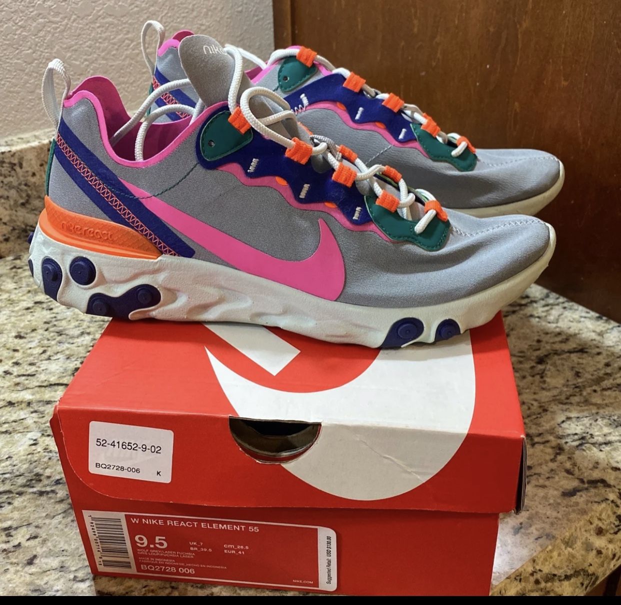 Nike react element 55 Women’s 9.5