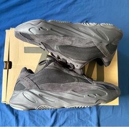 Yeezy 700v2 Vanta