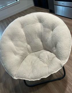 Cozy Lounge Chair