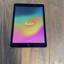Apple iPad 6th Gen (9.7-inch) – 32GB – Wi-Fi + Cellular (Unlocked)