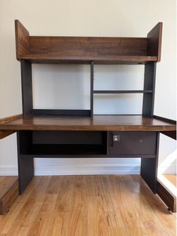 Computer Desk with Hutch