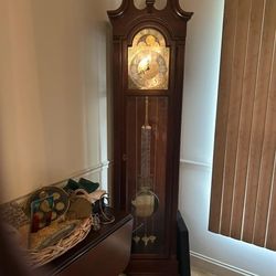 GRANDFATHER CLOCK FOR SALE