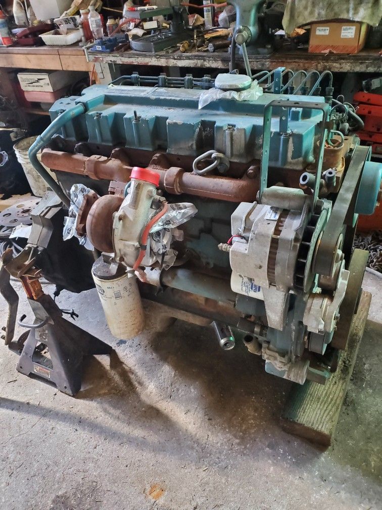International Dt408 230 Hp for Sale in Stanwood, WA - OfferUp