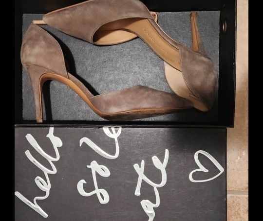 High heel pump size 8.5 Banana Republic