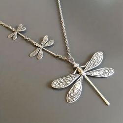 Brand New Vintage Style Dragonfly Pendants Necklace