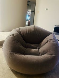 Inflatable bean bag