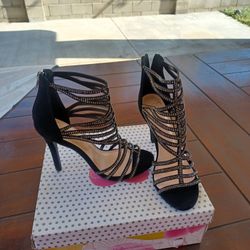 Heels Shoes  Size 7 Black