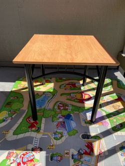 Free Kids Table & Mat -PENDING