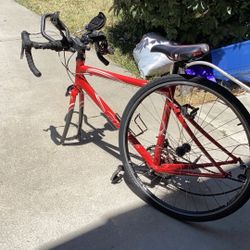Joint road bike excellent condition super super light need one tire perfect condition