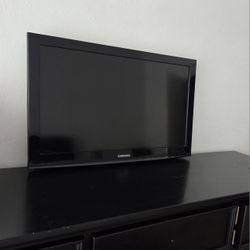 Samsung 32” LCD TV – No Remote or Stand