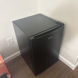 Brand new mini fridge 