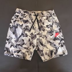 Nike Men's Geometric Abstract Print Athletic Shorts - Size XL