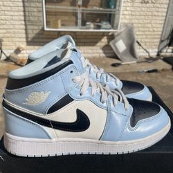 Jordan 1 Mid Ice Blue 