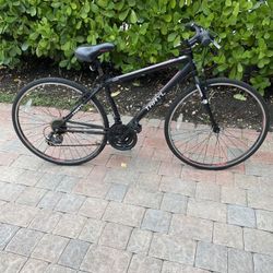26” Men's DISPATCH hybrid bike offers an upright comfortable ride and lightweight alloy rims 