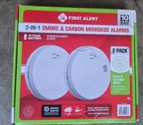 First Alert 2 in 1 Smoke And Carbon Alarms 10yr Battery 2 Pack PRICE IS FIRM