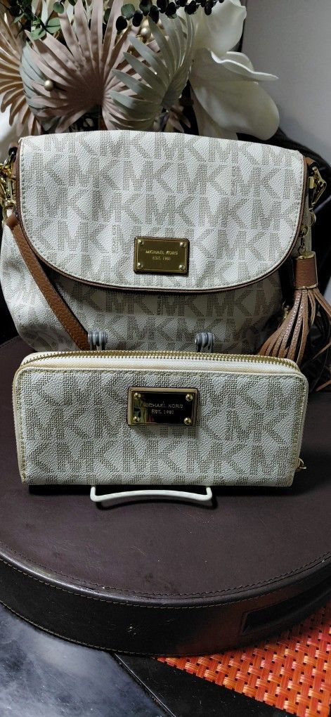 Michael Kors Signature Handbag And Wallet Set Vanilla