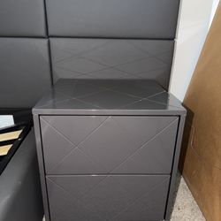 2 Night Stands, New Condition