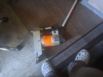Electric tile  remover