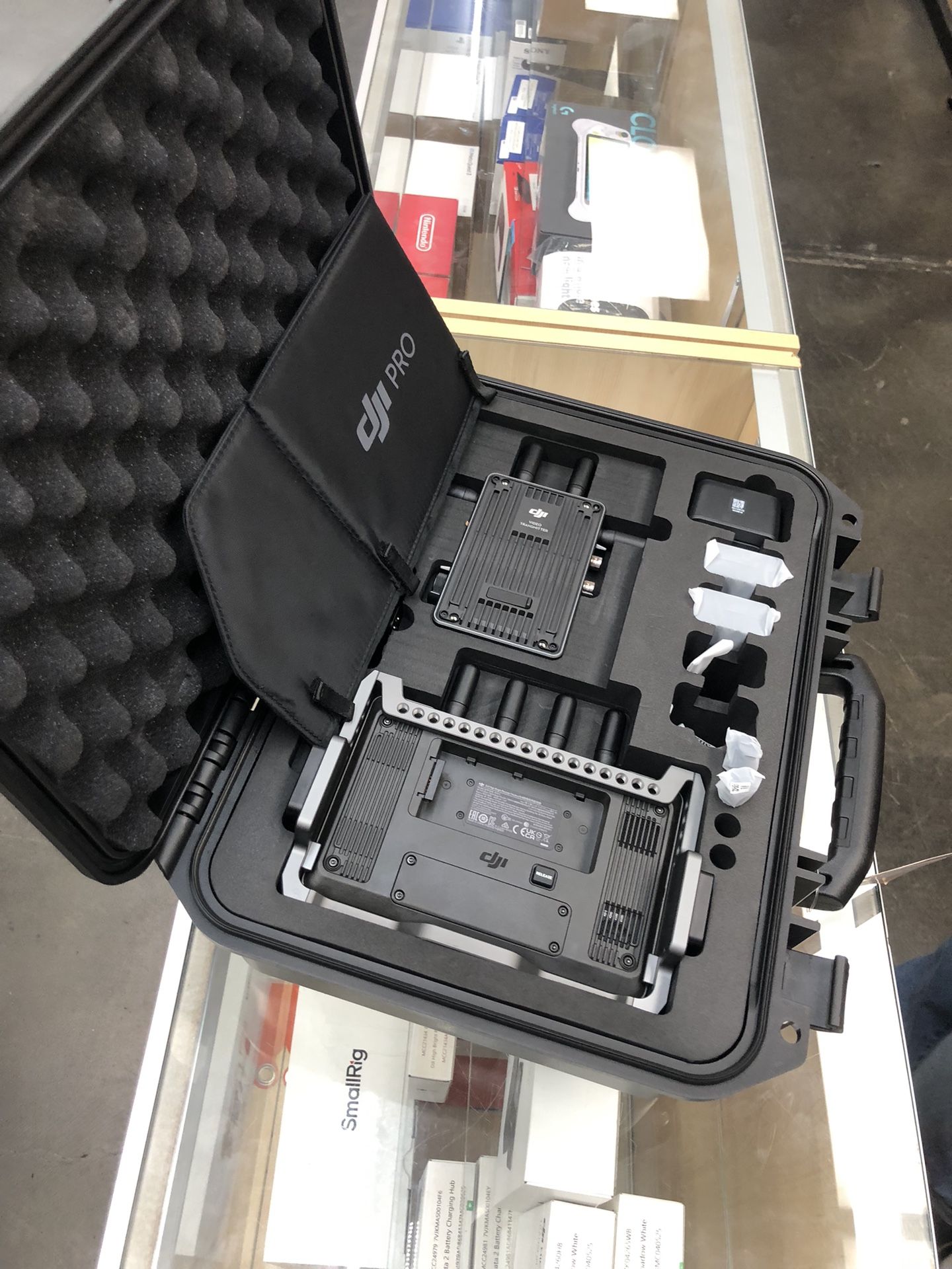 Dji Transmission System With High Bright Monitor Combo