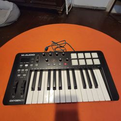 M-Audio OXYGEN25 USB MIDI Performance Keyboard Controller