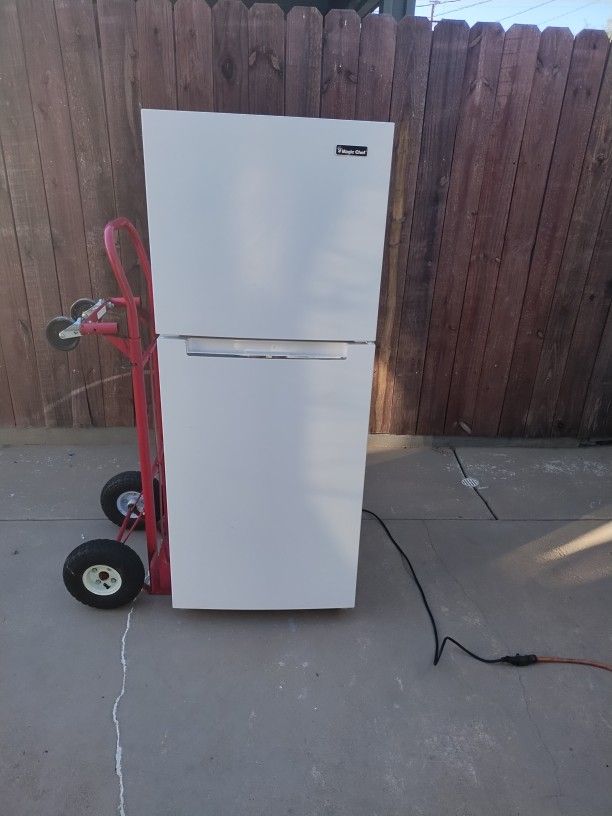 Magic Chef Refrigerator