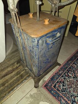 Antique Dazey 430B Butter Churn - 4 Gallon - Complete with Paddles (1917)"