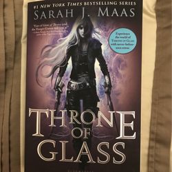 Throne Of Glass Paperback