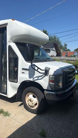 2012 Ford E-350