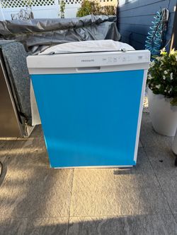 Frigidaire dishwasher 24 inches brand new
